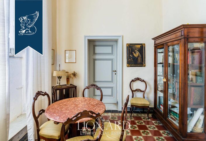 Image No.19-9 Bed Villa for sale