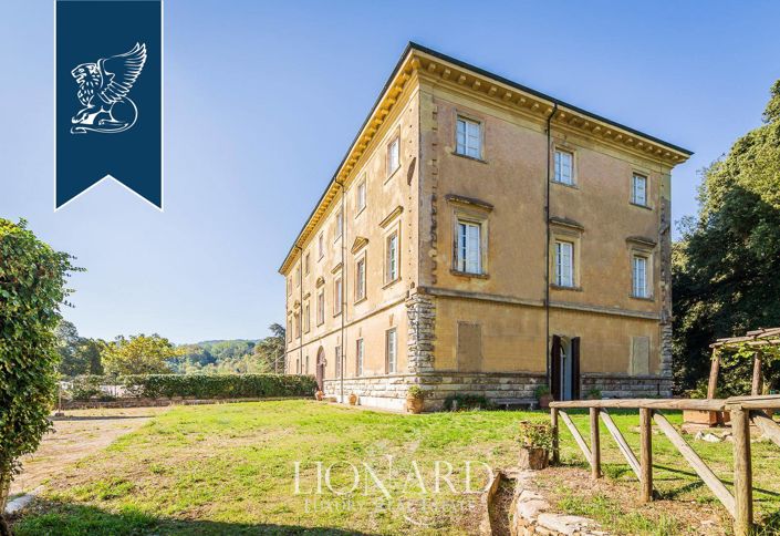 Image No.9-9 Bed Villa for sale