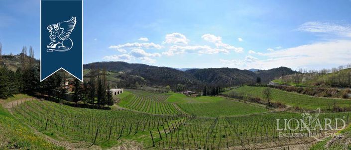 Image No.11-9 Bed Country House for sale