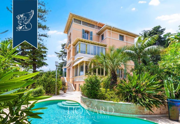 Image No.1-6 Bed Villa for sale