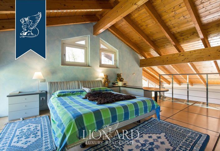 Image No.11-7 Bed Villa for sale