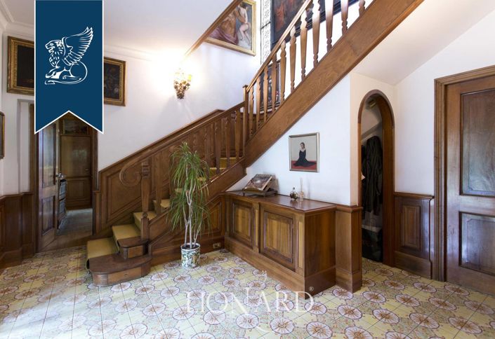 Image No.13-10 Bed Villa for sale