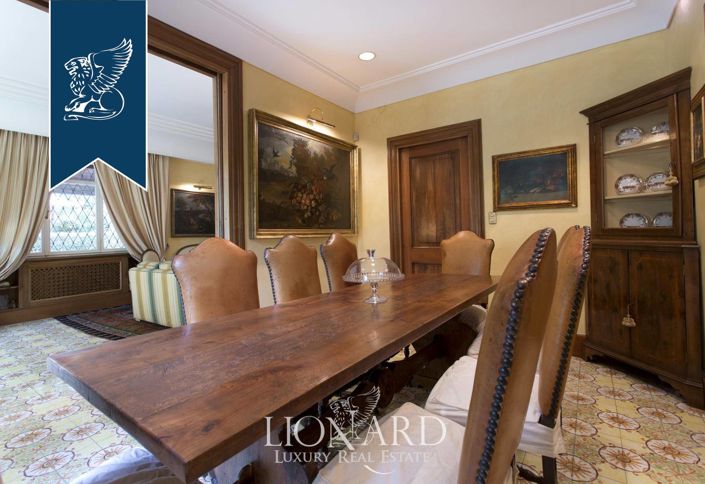 Image No.20-10 Bed Villa for sale