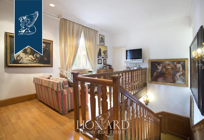 Image No.30-10 Bed Villa for sale