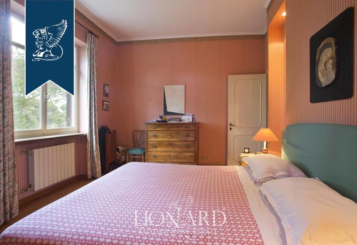 Image No.47-10 Bed Villa for sale