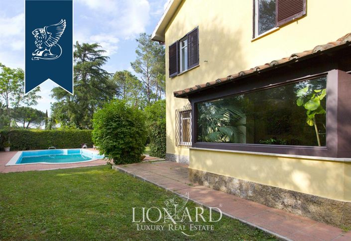 Image No.8-10 Bed Villa for sale