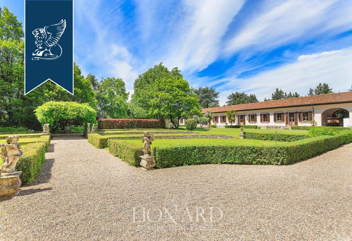 Image No.18-42 Bed Villa for sale