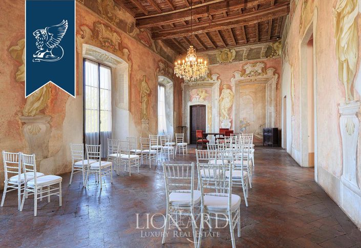 Image No.44-42 Bed Villa for sale