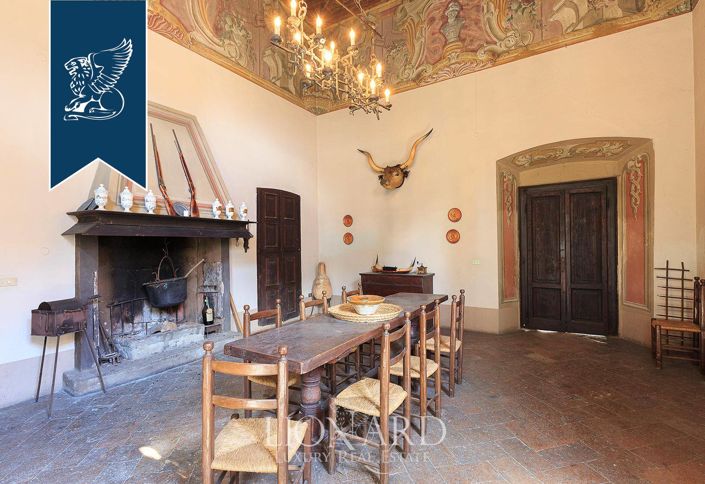 Image No.52-42 Bed Villa for sale