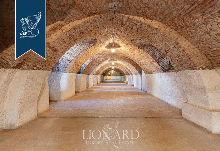 Image No.53-42 Bed Villa for sale