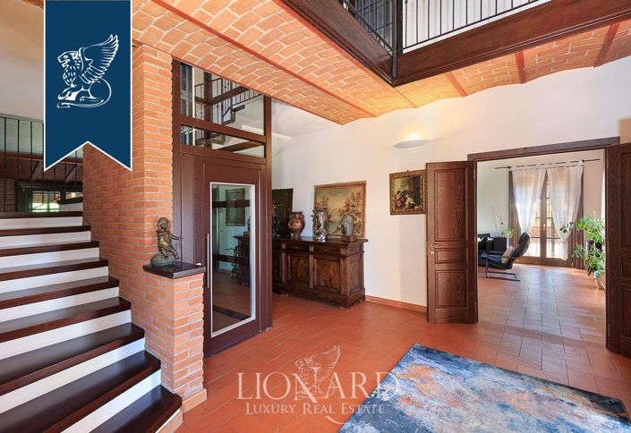 Image No.20-15 Bed Villa for sale