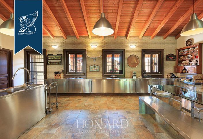 Image No.24-15 Bed Villa for sale