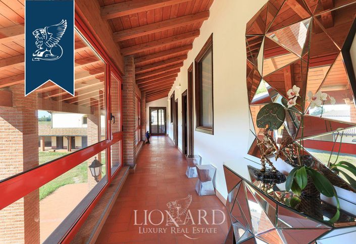 Image No.26-15 Bed Villa for sale