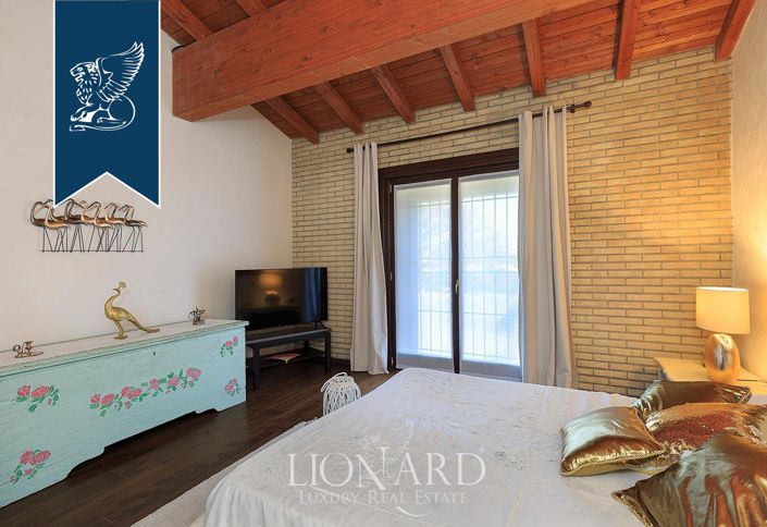 Image No.29-15 Bed Villa for sale