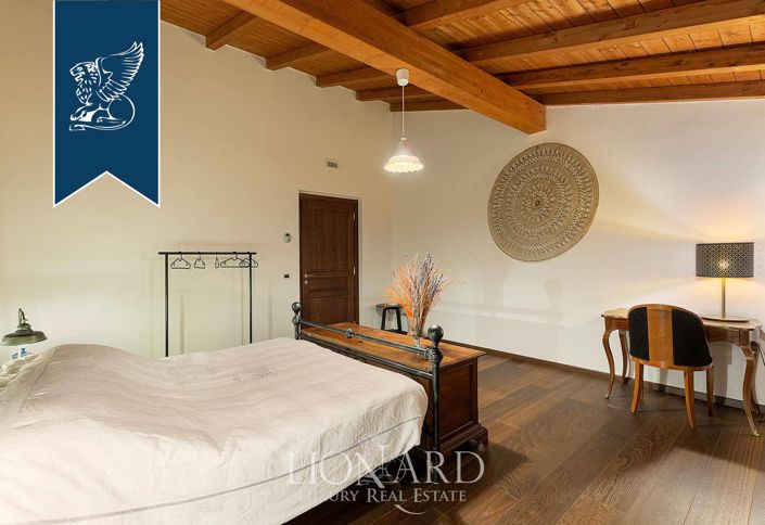 Image No.32-15 Bed Villa for sale