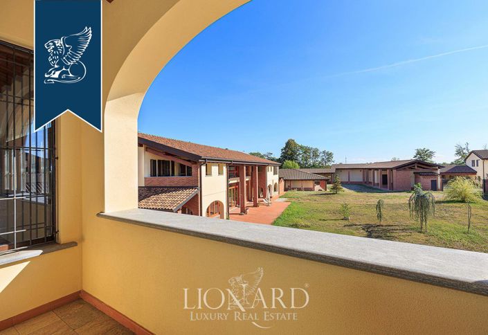 Image No.38-15 Bed Villa for sale