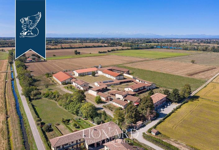 Image No.4-15 Bed Villa for sale