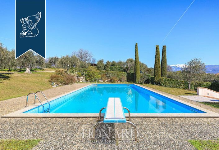 Image No.16-10 Bed Villa for sale