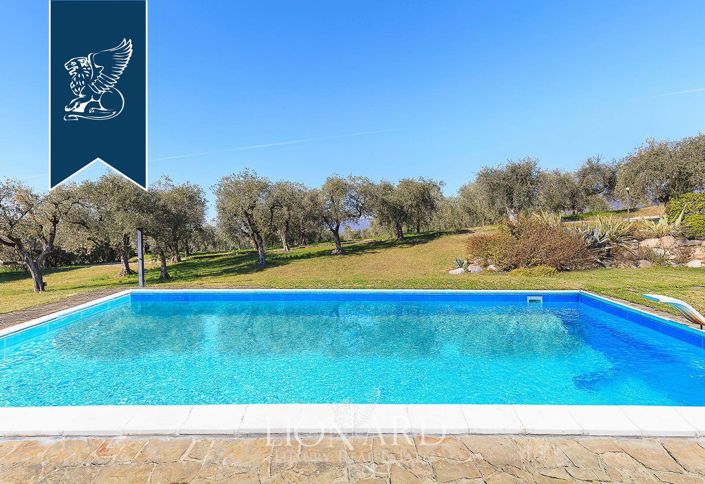 Image No.17-10 Bed Villa for sale