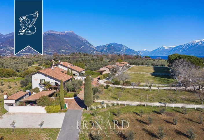 Image No.6-10 Bed Villa for sale