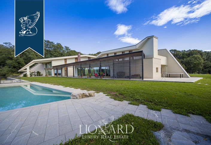 Image No.13-5 Bed Farmhouse for sale