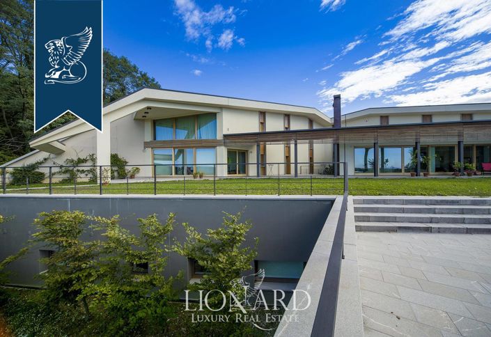 Image No.28-5 Bed Farmhouse for sale