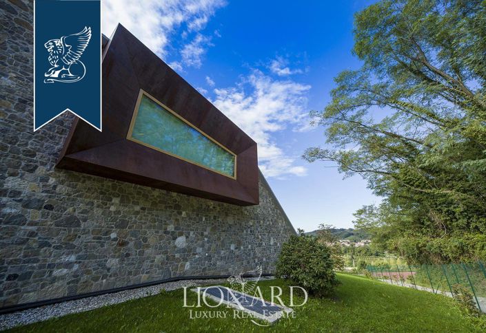 Image No.34-5 Bed Farmhouse for sale