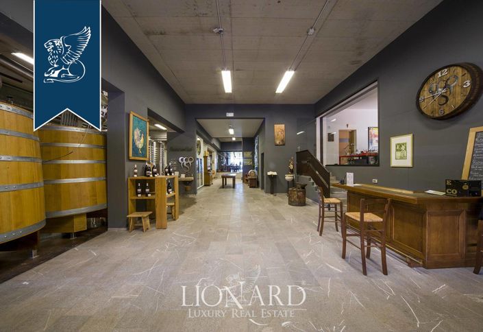 Image No.47-5 Bed Farmhouse for sale