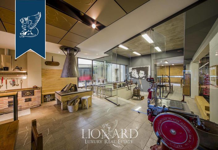 Image No.52-5 Bed Farmhouse for sale