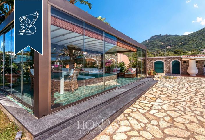 Image No.10-4 Bed Villa for sale