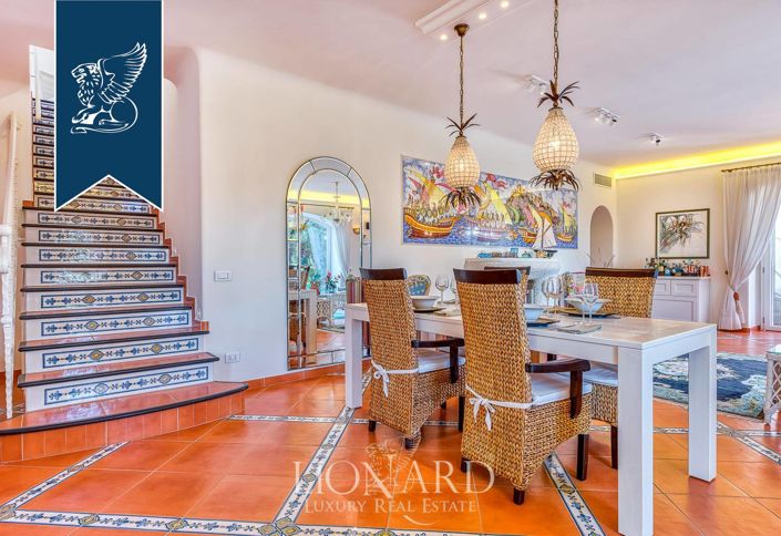 Image No.17-4 Bed Villa for sale