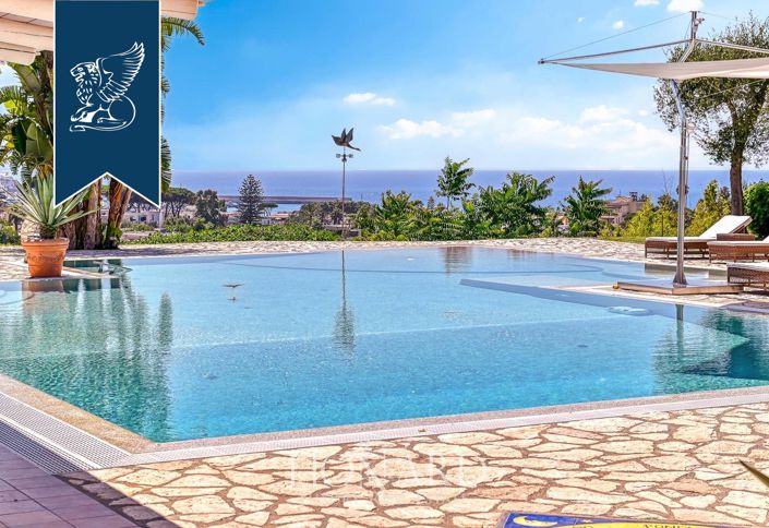 Image No.2-4 Bed Villa for sale