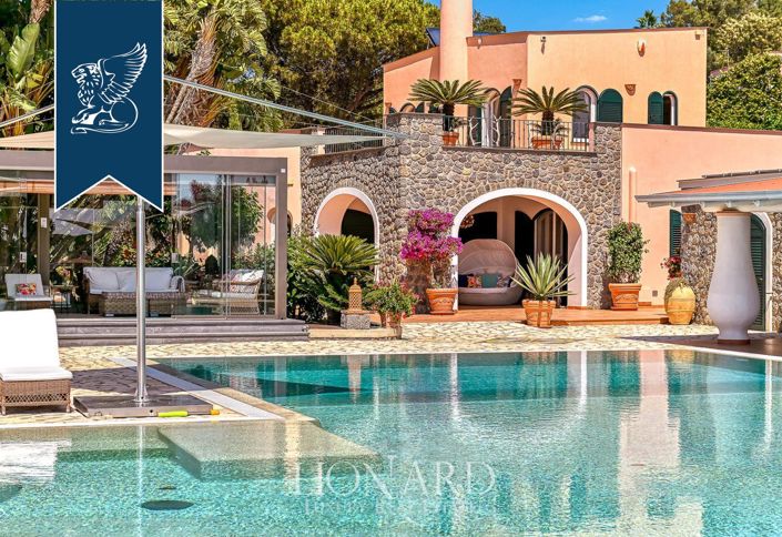 Image No.4-4 Bed Villa for sale