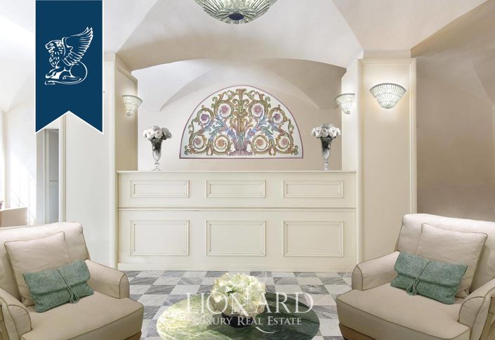 Image No.10-16 Bed Villa for sale