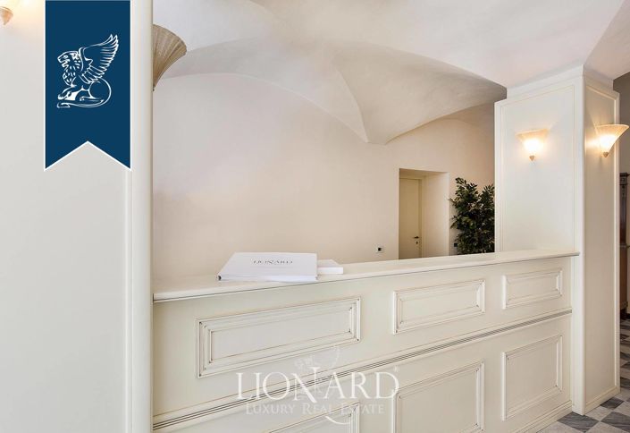 Image No.16-16 Bed Villa for sale