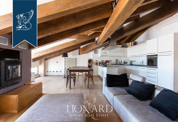 Image No.23-16 Bed Villa for sale