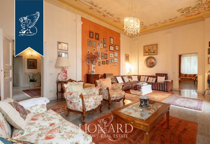 Image No.32-10 Bed Villa for sale