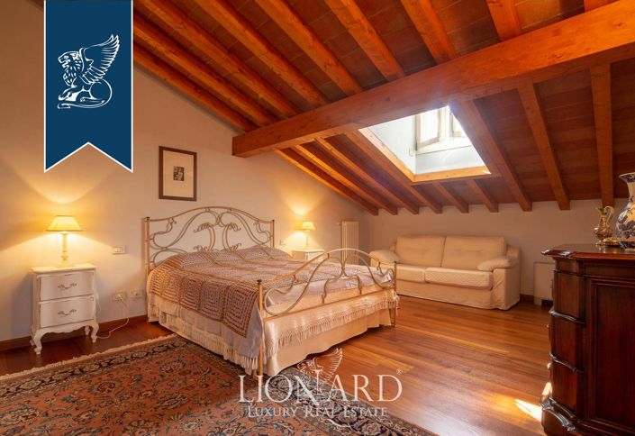 Image No.40-10 Bed Villa for sale