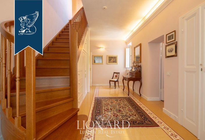 Image No.42-10 Bed Villa for sale