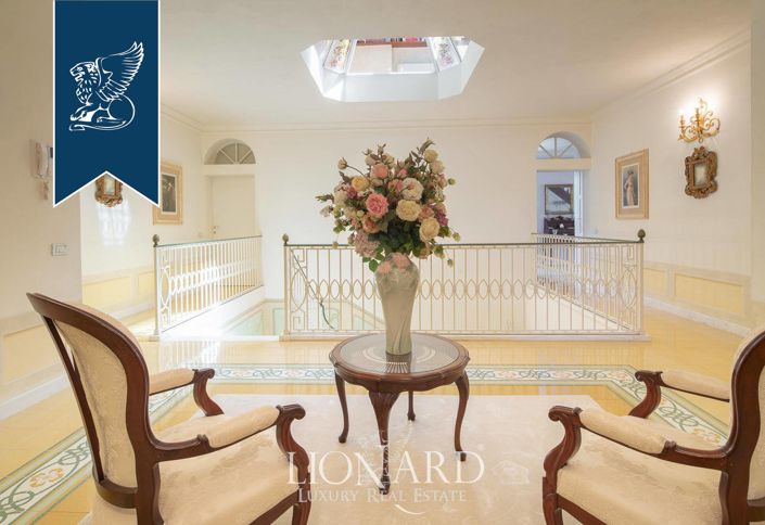 Image No.49-10 Bed Villa for sale