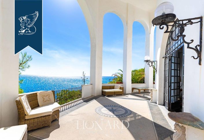 Image No.10-7 Bed Villa for sale