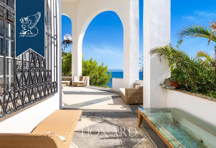 Image No.9-7 Bed Villa for sale