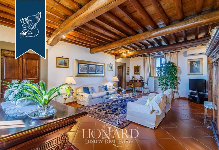 Image No.19-8 Bed Apartment for sale