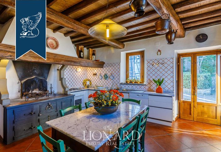 Image No.31-8 Bed Apartment for sale