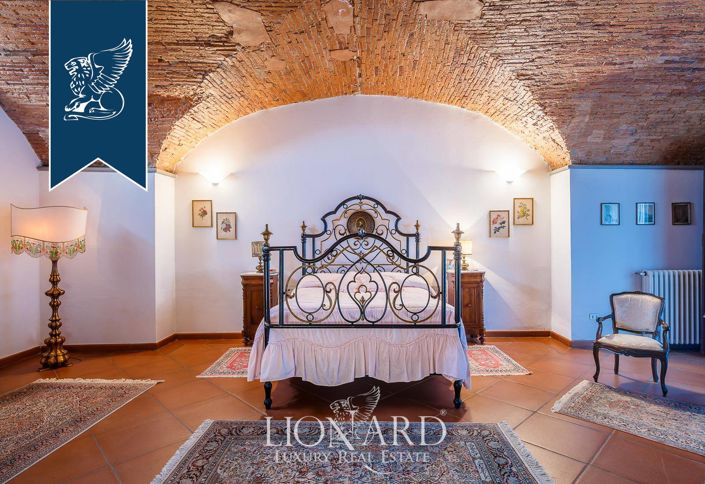 Image No.35-8 Bed Apartment for sale