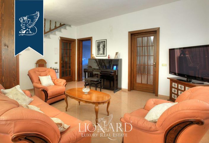 Image No.13-5 Bed Farmhouse for sale