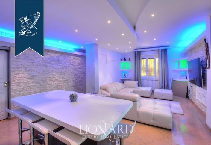 Image No.18-5 Bed Farmhouse for sale