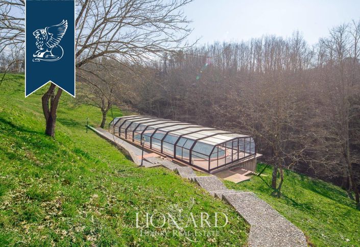 Image No.10-9 Bed Villa for sale