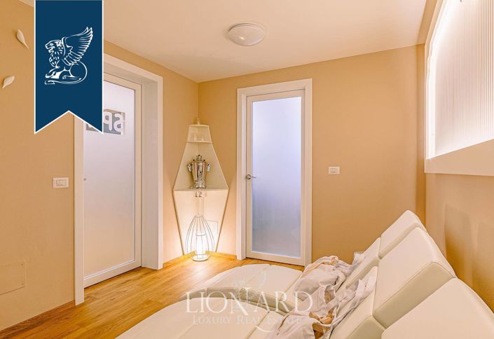 Image No.19-6 Bed Villa for sale