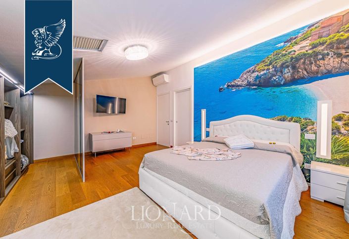 Image No.15-6 Bed Villa for sale